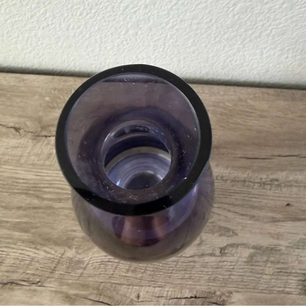 TARNOW POLAND AMETHYST ART GLASS VASE WITH CLEAR‎ BASE 12.5